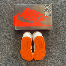Load image into Gallery viewer, Air Jordan 1 High &#39;Electro Orange&#39;
