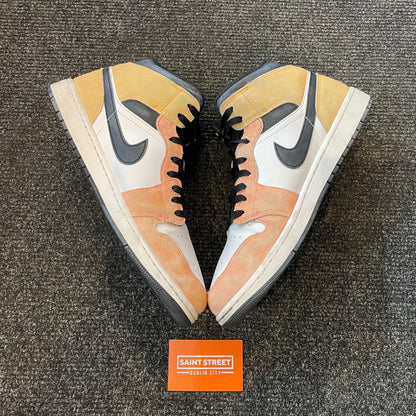 Jordan 1 Mid Coral