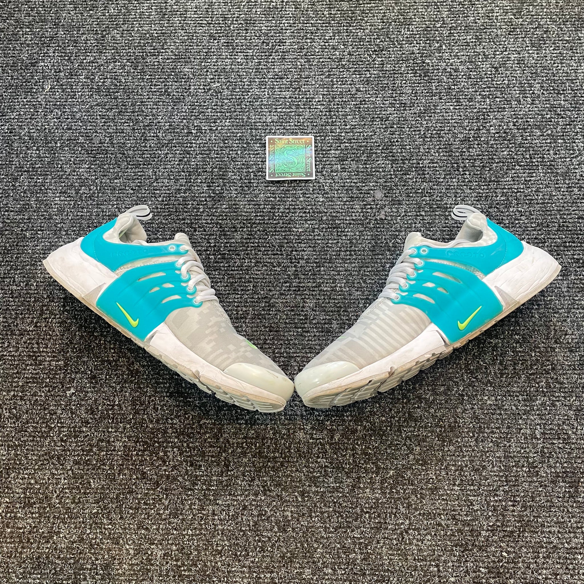 Lightning strike nike presto sales