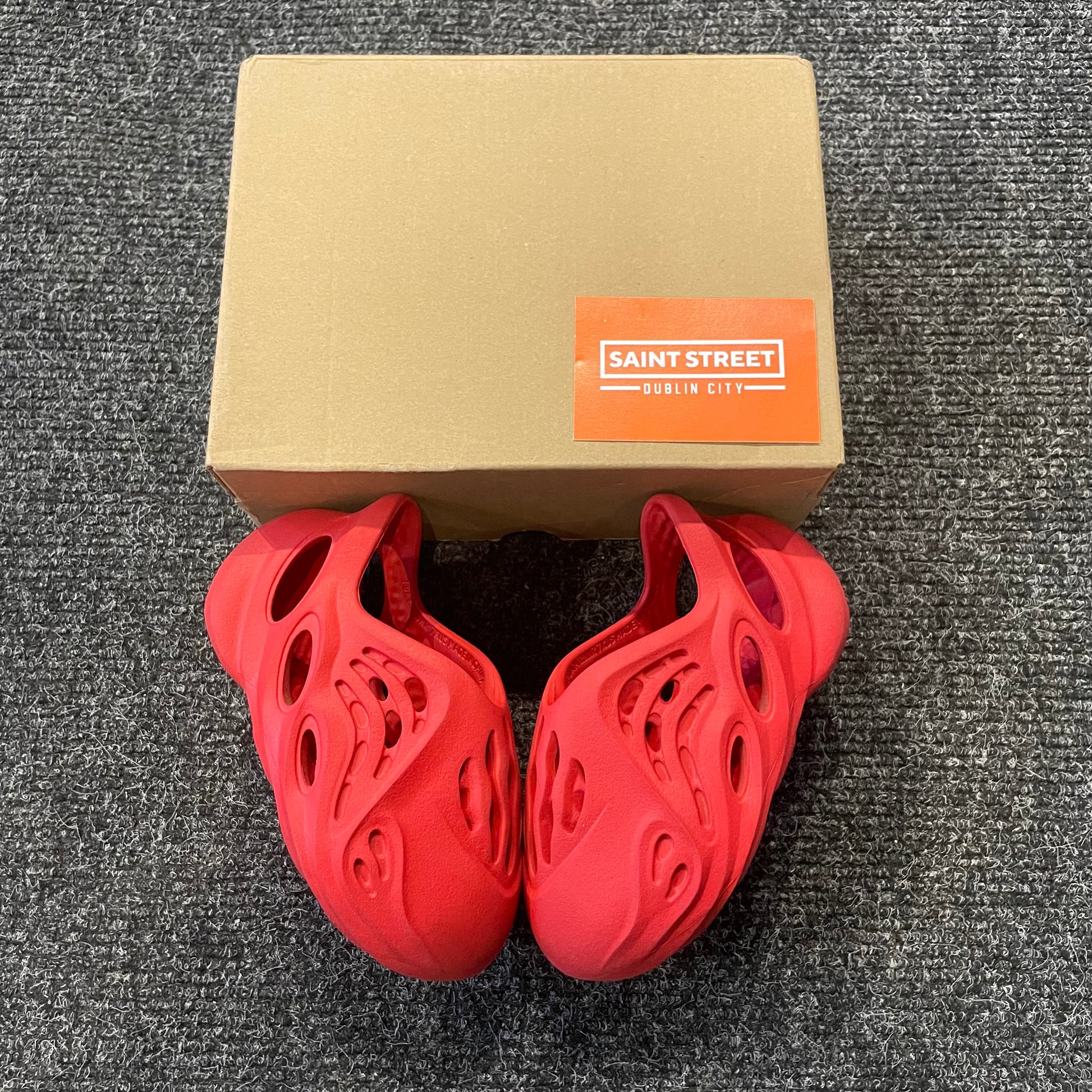 Yeezy Foam RNNR 'Vermillion' (Kids) – SaintStreetSneakers