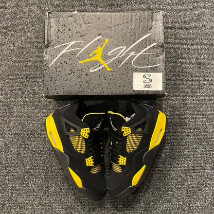 Air Jordan 4 'Thunder'