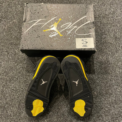 Air Jordan 4 'Thunder'