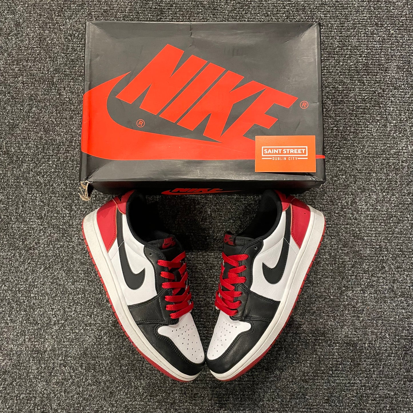 Jordan 1 Low OG Black Toe