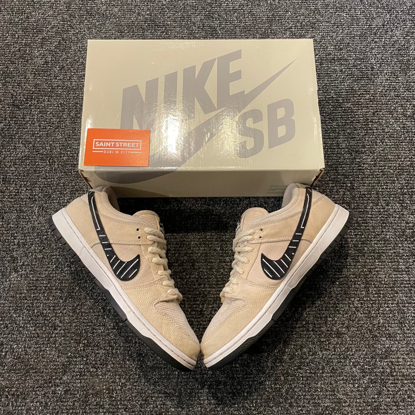 Nike SB Dunk Low 'Albino'