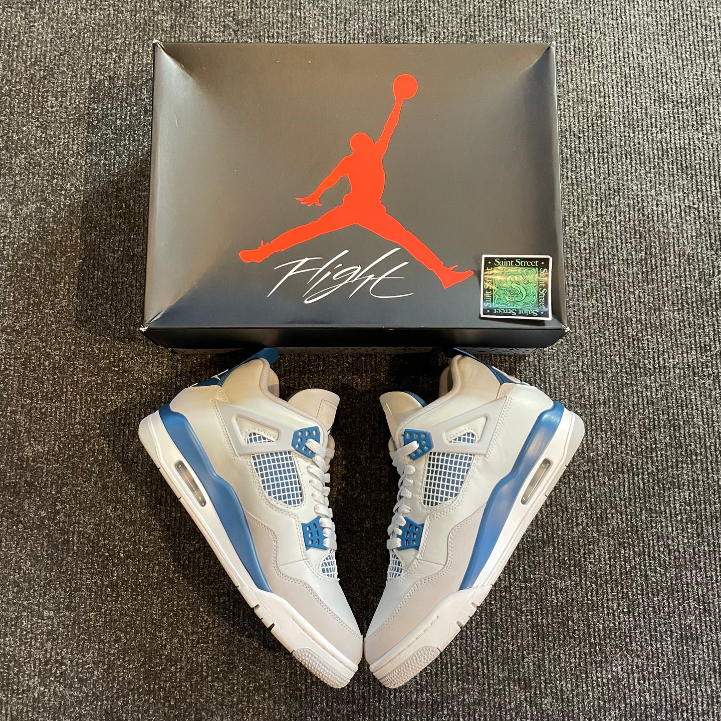 Air Jordan 4 Military Blue