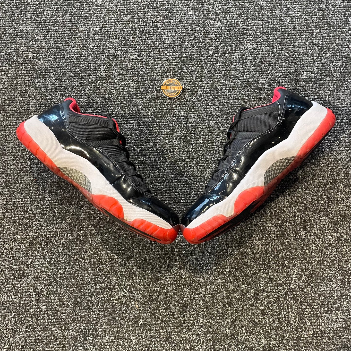 Jordan 11 Low 'Bred'