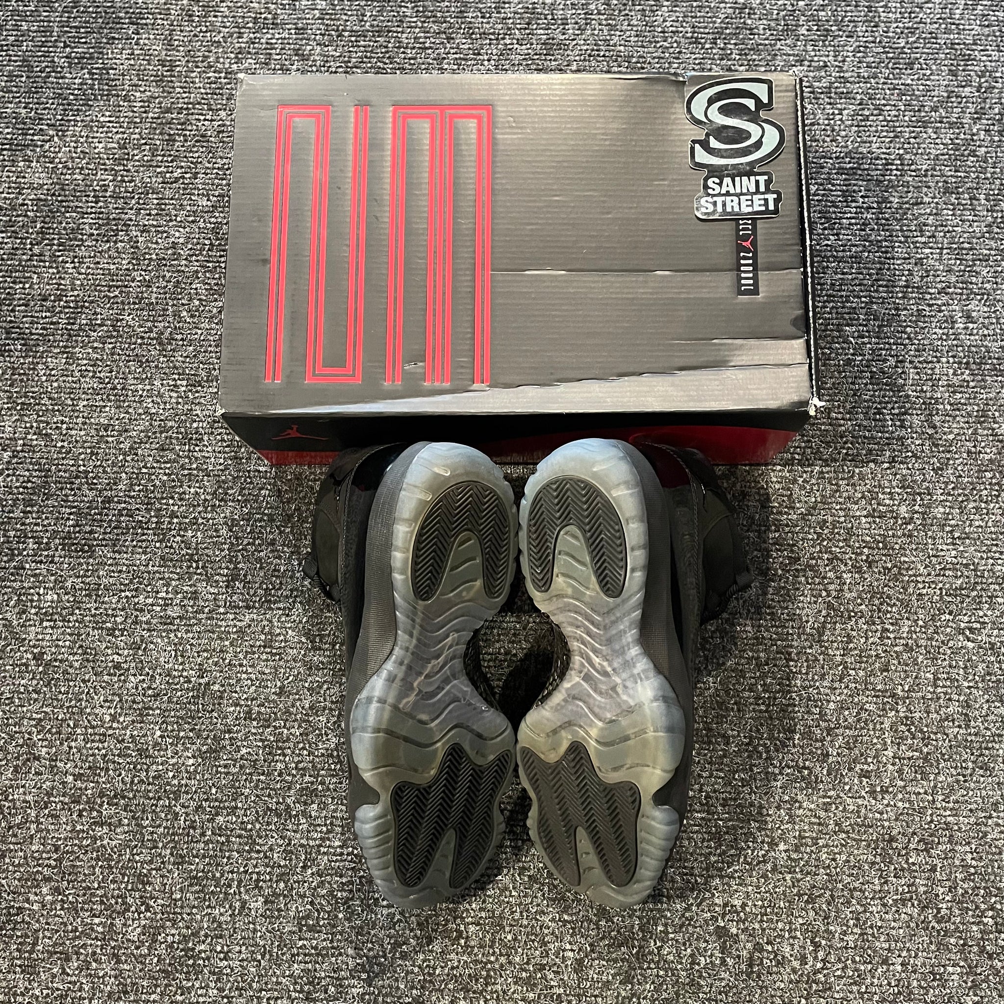 Fake jordan 11 cap and gown sales