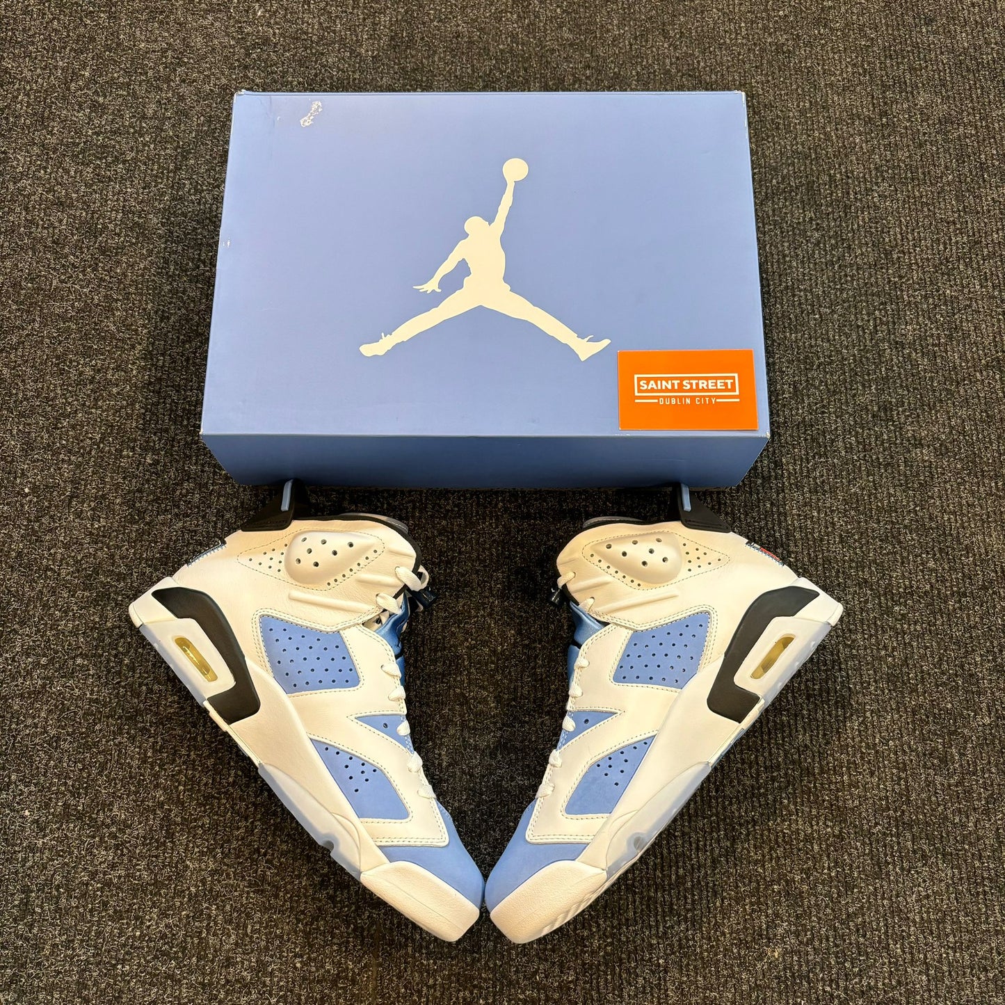 Air Jordan 6 'UNC'