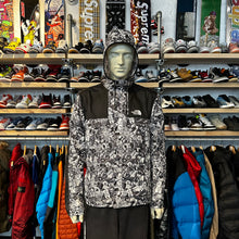 Load image into Gallery viewer, TNF &#39;All Over Print&#39; Light Jacket
