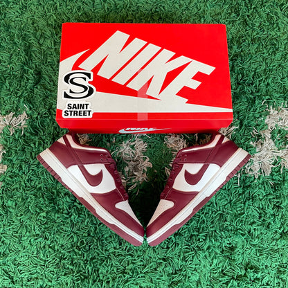Nike Dunk Low 'Bordeaux' (W)