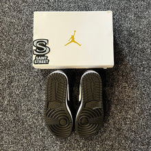 Load image into Gallery viewer, Air Jordan 1 Low &#39;Black/White&#39;
