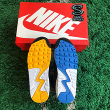 Load image into Gallery viewer, Nike Air Max 90 &#39;Shanghai&#39;

