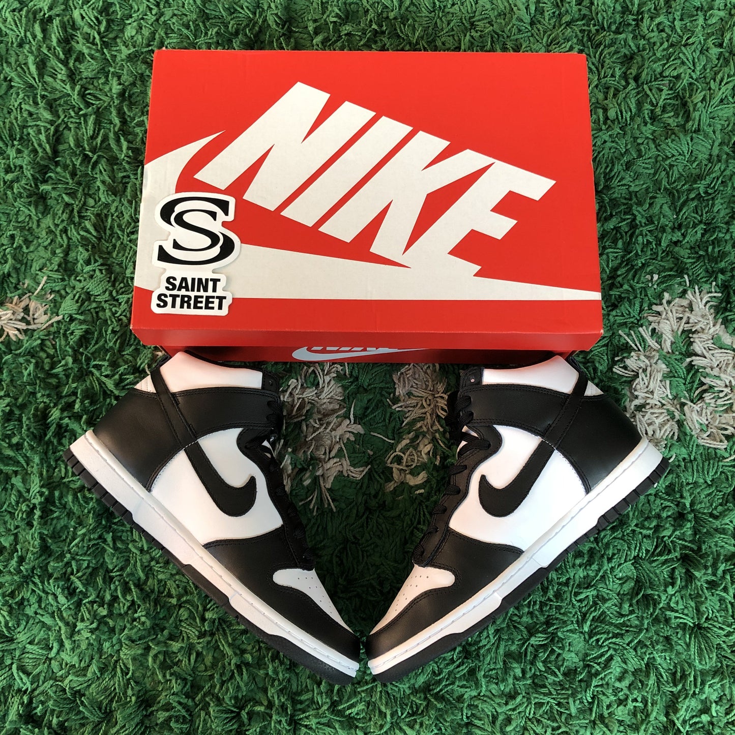 Nike Dunk High 'Panda'