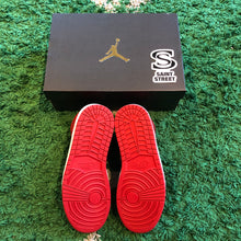 Load image into Gallery viewer, Air Jordan 1 Mid &#39;Bred&#39;
