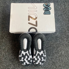 Load image into Gallery viewer, Air Max React 270 &#39;White Black&#39; (Online only)
