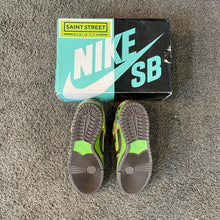 Load image into Gallery viewer, Nike SB Dunk Low &#39;De La Soul&#39;
