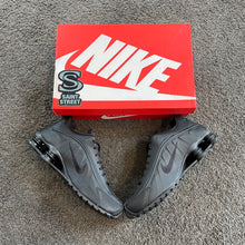 Load image into Gallery viewer, Nike Shox R4 &#39;Triple Black&#39; (Online Only)

