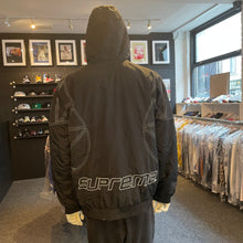 Load image into Gallery viewer, Supreme &#39;Zig Zag&#39; Puffer Jacket
