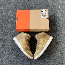 Load image into Gallery viewer, Nike Dunk High &#39;Maple&#39; (2002) (Online only)
