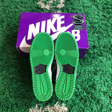 Load image into Gallery viewer, Nike SB Dunk Low &#39;Classic Green&#39;
