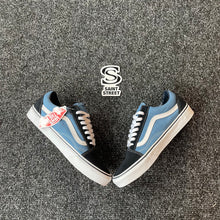 Load image into Gallery viewer, Vans Old Skool (Online only)
