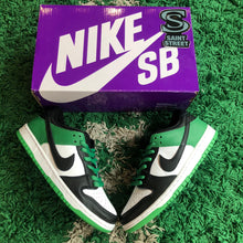 Load image into Gallery viewer, Nike SB Dunk Low &#39;Classic Green&#39;
