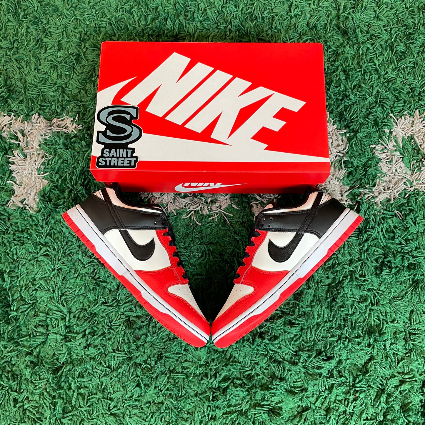 Nike Dunk Low EMB 'Chicago'