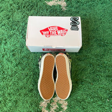 Load image into Gallery viewer, Vans X Supreme Sk8 Hi &#39;Skull Pile&#39;

