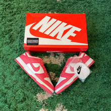 Load image into Gallery viewer, Nike Dunk Low &#39;Archaeo Pink&#39; (W)
