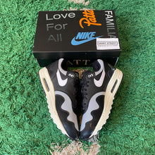 Load image into Gallery viewer, Nike X Patta Air Max 1 &#39;Waves Black&#39; (Special Box)
