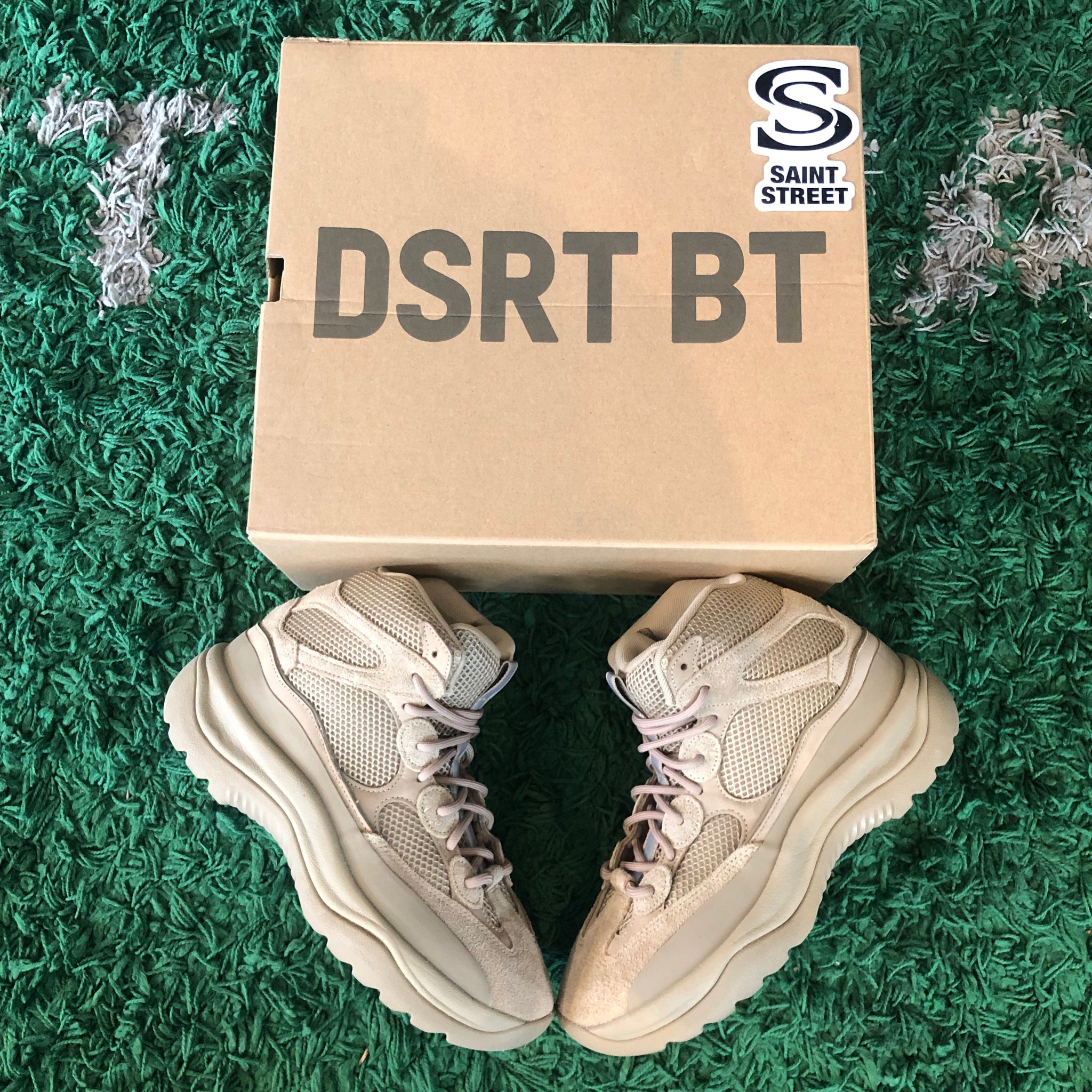 Yeezy desert top boot box
