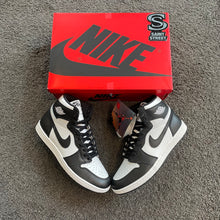 Load image into Gallery viewer, Air Jordan 1 High 85 &#39;Black/White&#39;
