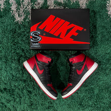 Load image into Gallery viewer, Air Jordan 1 &#39;Bred&#39; &#39;2016&#39;
