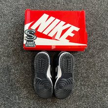 Load image into Gallery viewer, Nike Dunk Low &#39;Georgetown&#39;

