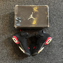 Load image into Gallery viewer, Air Jordan 6 &#39;Infared&#39; (2010)
