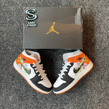Load image into Gallery viewer, Jordan 1 Mid &#39;Starfish&#39;
