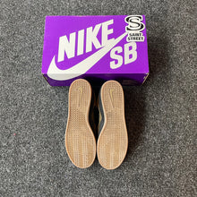 Load image into Gallery viewer, Nike SB Ishod Wair &#39;Light Olive&#39;
