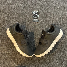 Load image into Gallery viewer, Nike SB Air Trainerendor (Online only)
