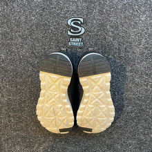 Load image into Gallery viewer, Nike SB Air Trainerendor (Online only)
