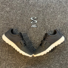 Load image into Gallery viewer, Nike SB Air Trainerendor (Online only)
