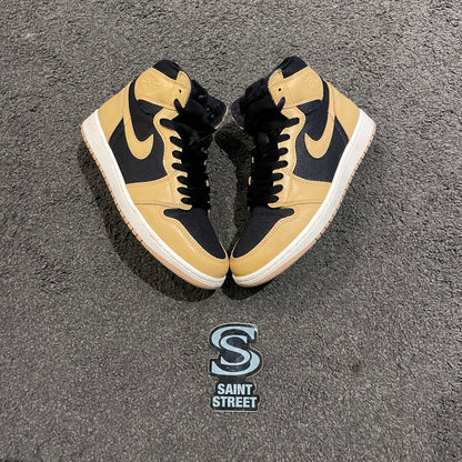 Air Jordan 1 High 'Heirloom'