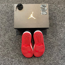 Load image into Gallery viewer, Air Jordan 1 Mid &#39;Reverse Bred&#39; (Online only)
