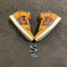 Load image into Gallery viewer, Nike Dunk High &#39;Curry&#39;
