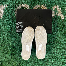 Load image into Gallery viewer, Nike X Supreme AF1 Low White
