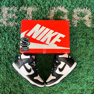Nike Dunk High 'Panda' (W)