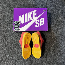 Load image into Gallery viewer, Nike SB Dunk Low &#39;Adobe&#39;
