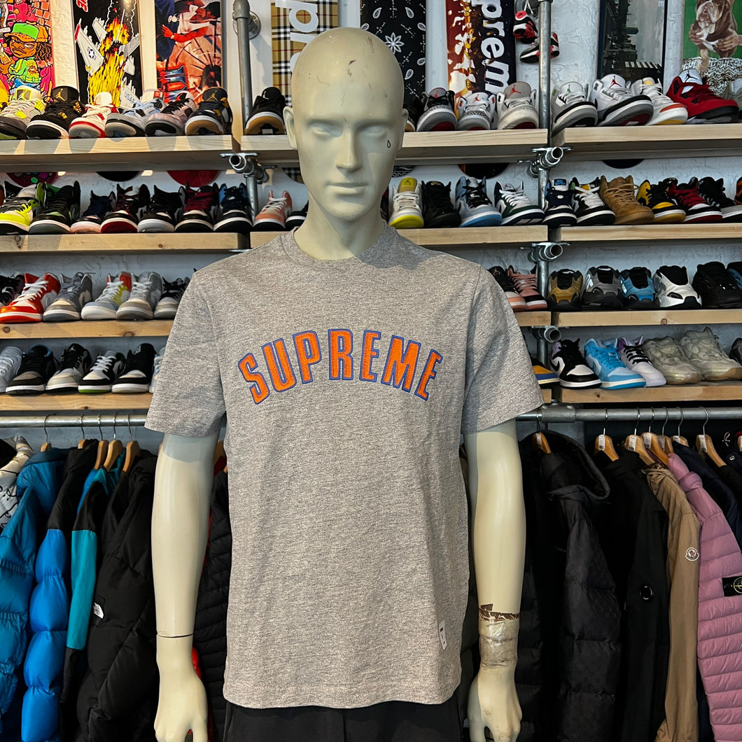 Supreme NY Knicks 'Arc Logo' Tee – SaintStreetSneakers