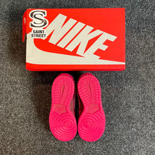 Load image into Gallery viewer, Nike Dunk Low &#39;Valentines Day&#39;
